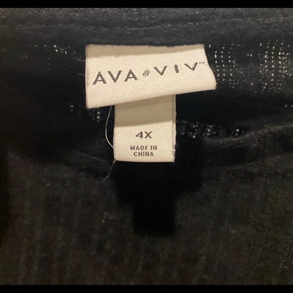 Plus Size Top - Picture 2 of 2